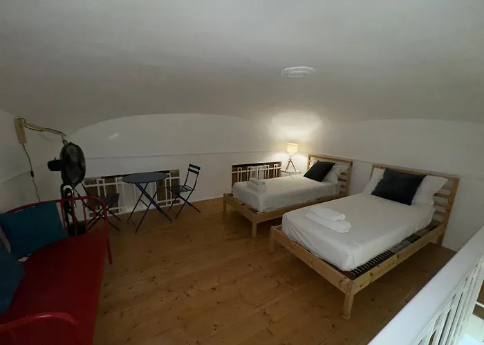 Colonna Frühstückspension 4*